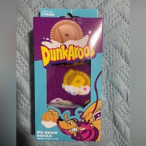 Dunkaroos no show socks shoe size 4-10 new in package.